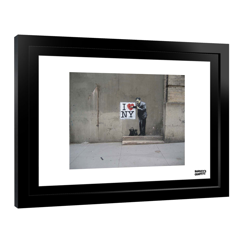 New York Doctor, a framed print of Banksy's Graffiti-Homekor